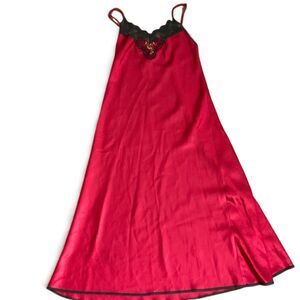Vintage Vanity Fair Red Black Lace Long Slip Dress Lingerie Small Medium